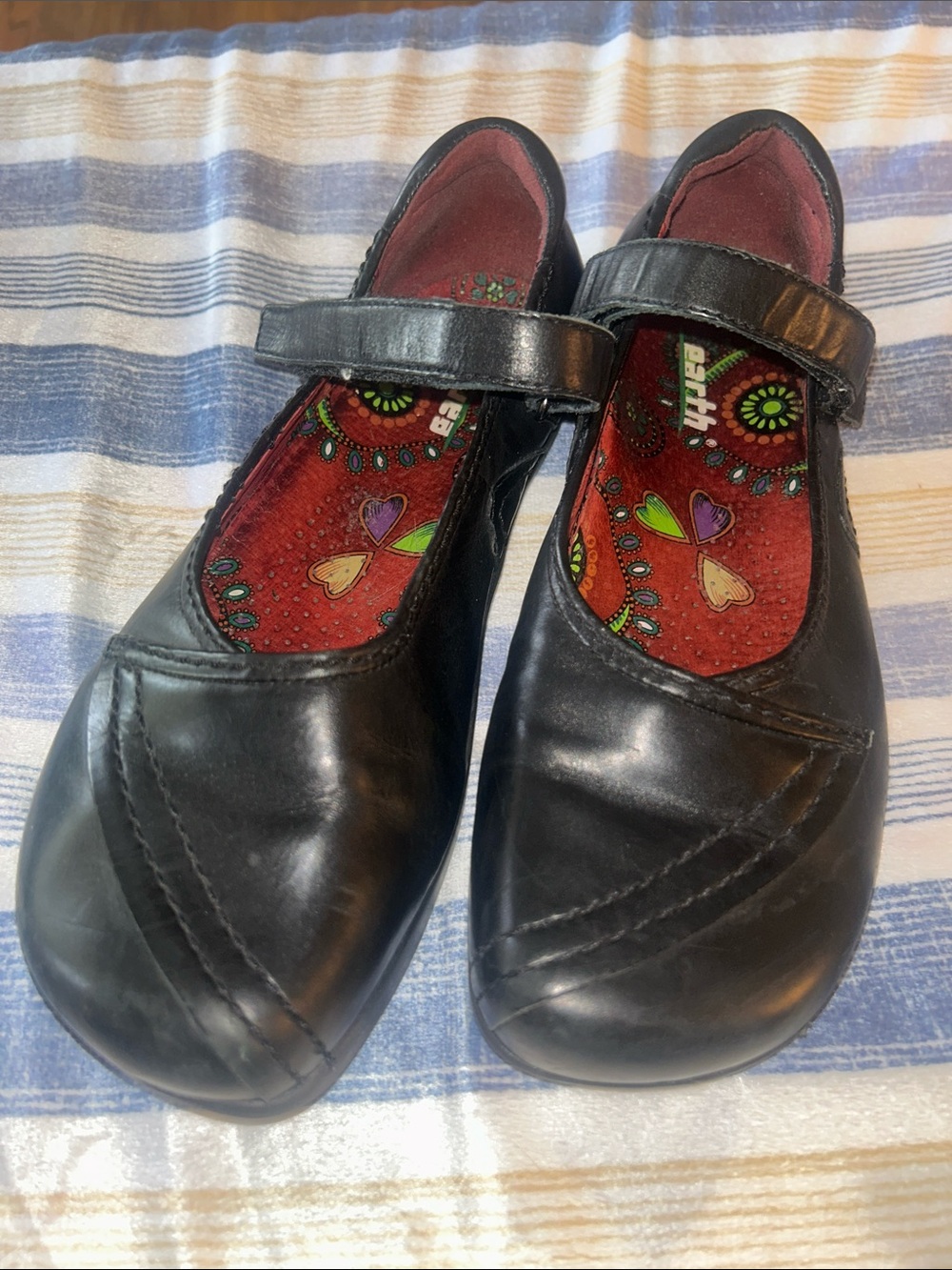 Earth Black Leather Mary Jane Flats with Decorative Red Insole